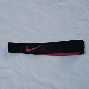 Nike basketball / workout  headband.